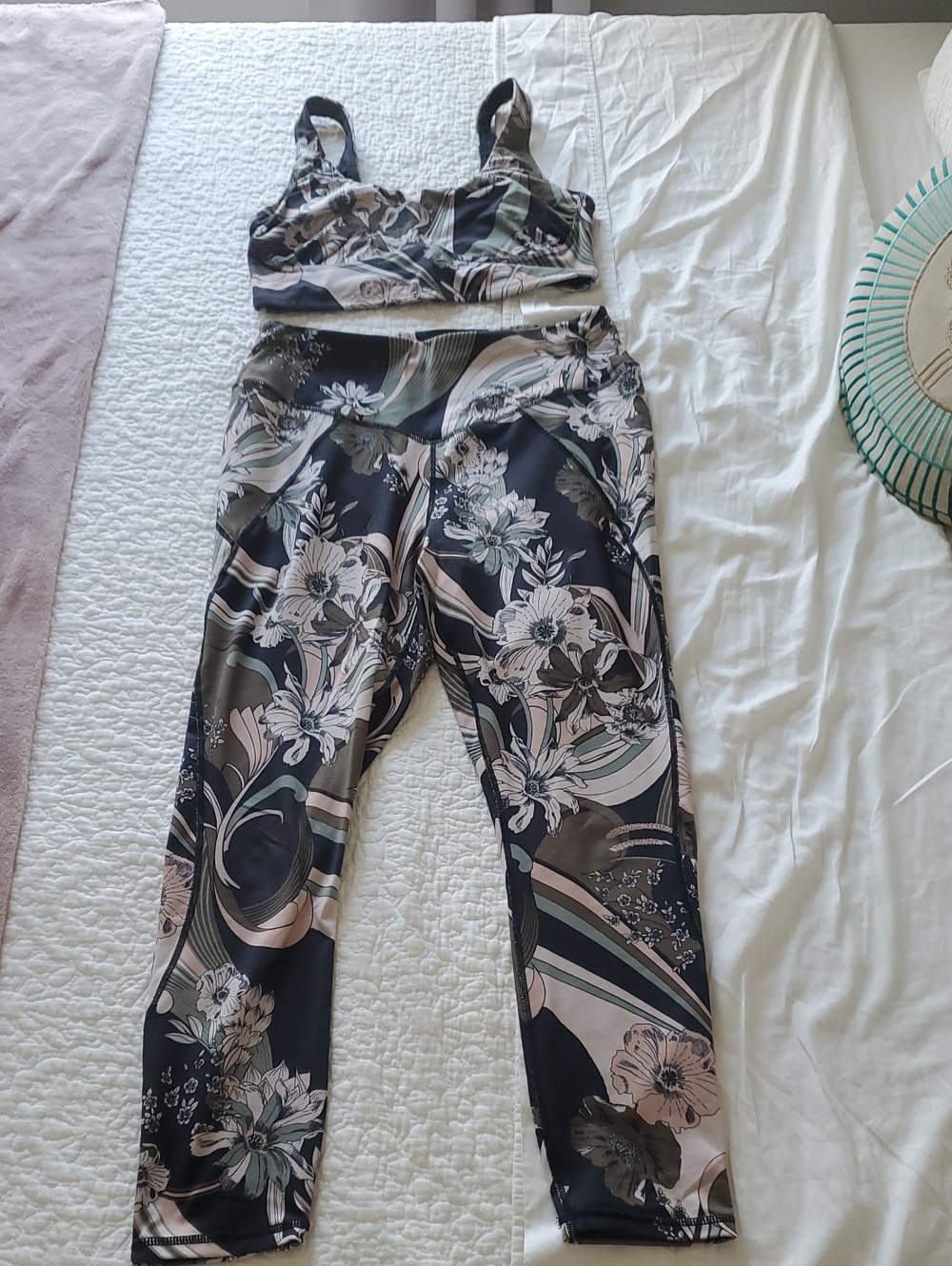 Floral Print High-Waist Leggings - Black & Blush